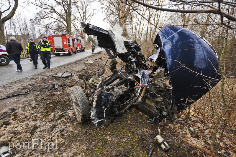 Audi po wypadku rozpadło się na pół zdjęcie nr 172629
