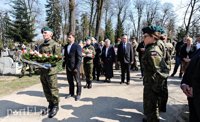 Pamięć i szacunek należy się wszystkim zdjęcie nr 172949