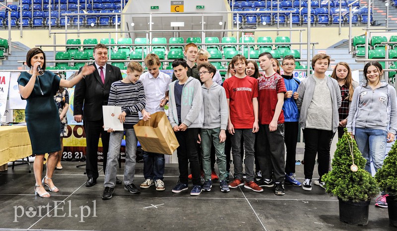 Kilometry nakrętek od uczniów zdjęcie nr 174154