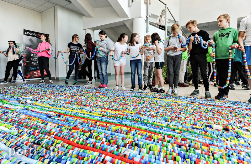 Kilometry nakrętek od uczniów zdjęcie nr 174142