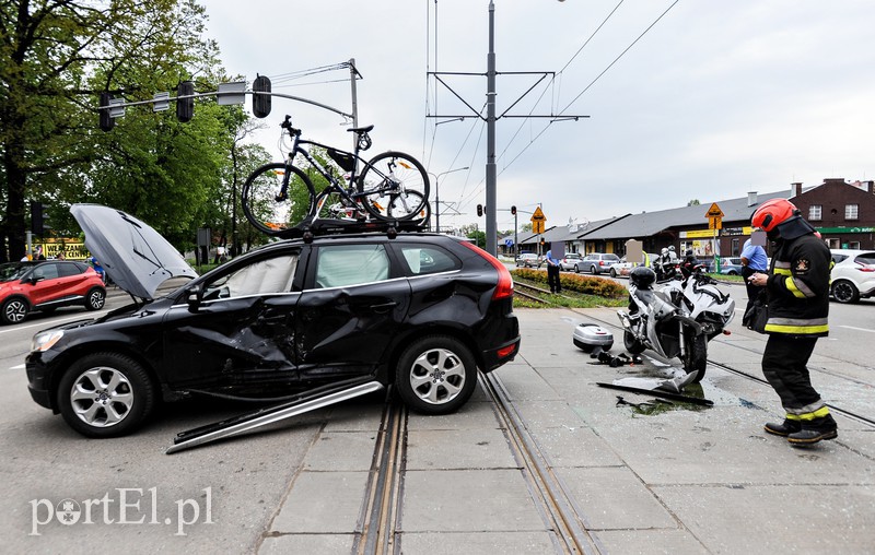 Motocykl zderzył się z volvo zdjęcie nr 174214