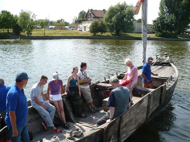 Przypłynęła łódź kurońska zdjęcie nr 13838