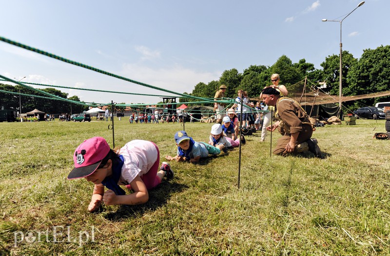 Pokazy, atrakcje i mundury zdjęcie nr 174963