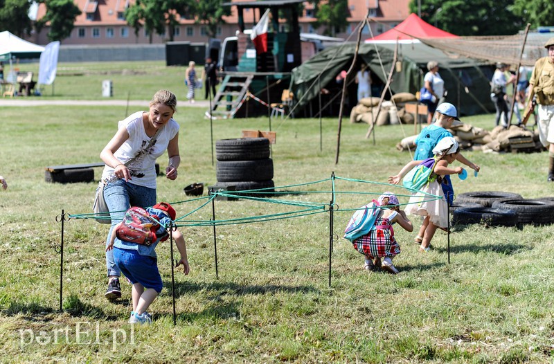 Pokazy, atrakcje i mundury zdjęcie nr 174959