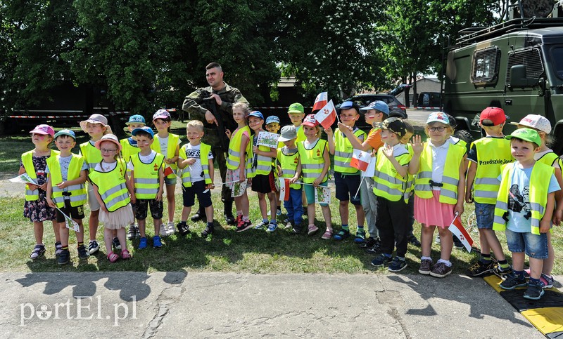 Pokazy, atrakcje i mundury zdjęcie nr 174994