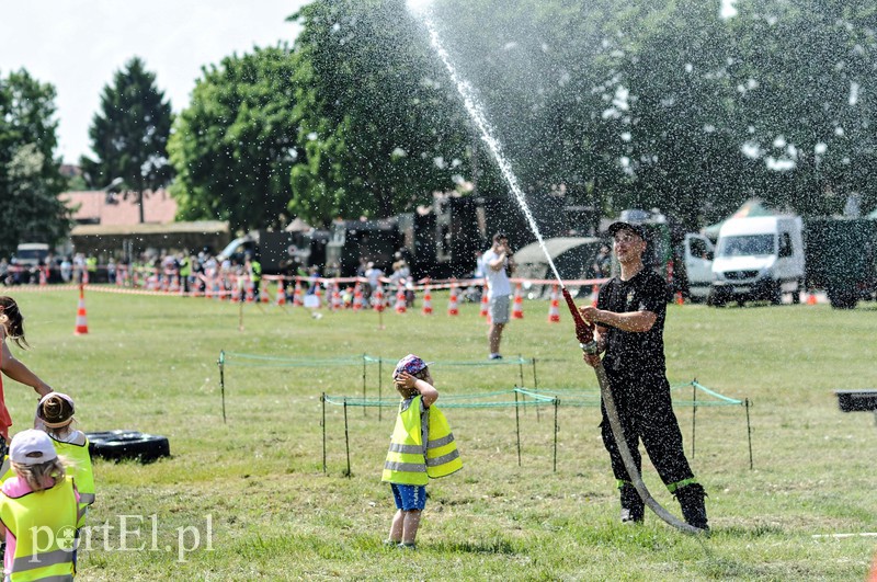 Pokazy, atrakcje i mundury zdjęcie nr 174986