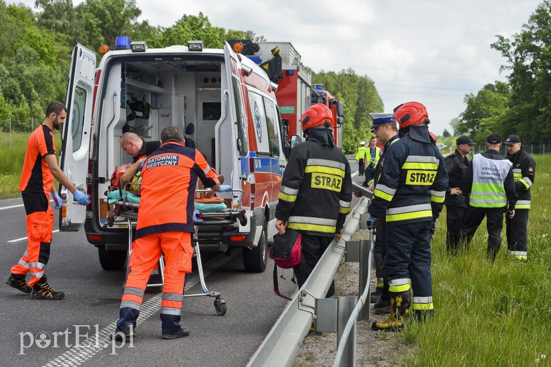 Wyprzedzała na S22, wylądowała w rowie zdjęcie nr 175175