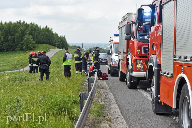 Wyprzedzała na S22, wylądowała w rowie zdjęcie nr 175179