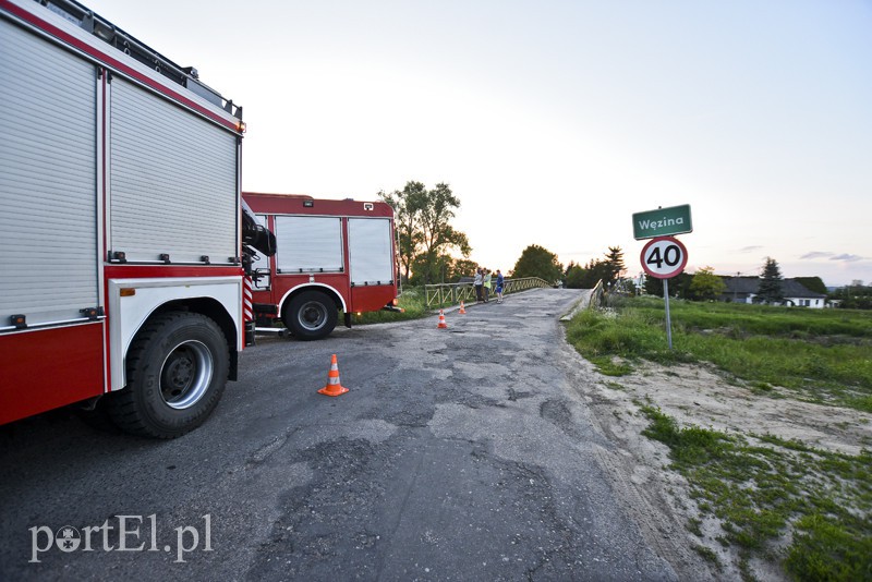 Na zakręcie pojechała… prosto zdjęcie nr 175825