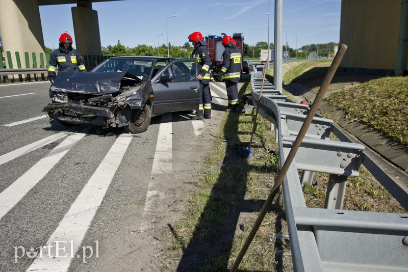 Groźna kolizja nissana z ciężarówką na S7 zdjęcie nr 177020