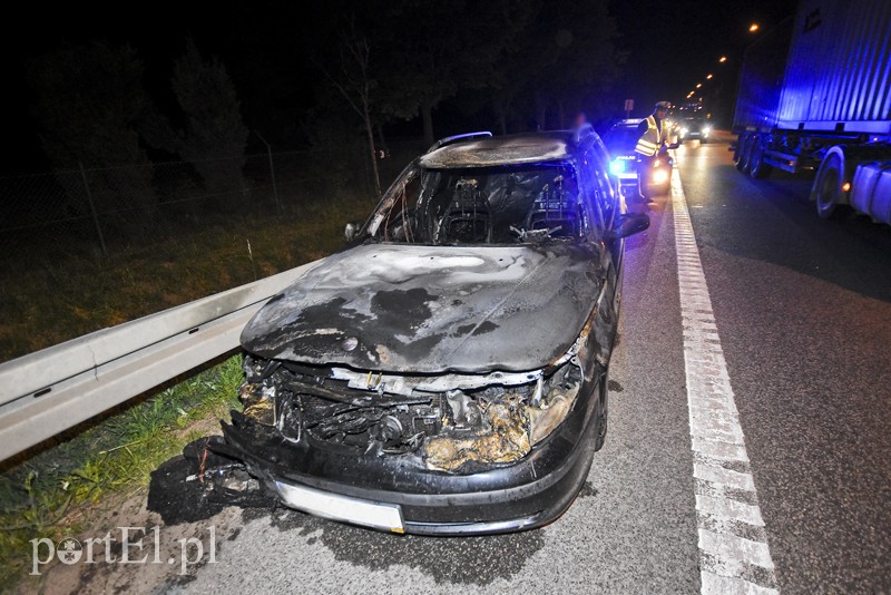 Saab spłonął na DK 7 pod Jazową zdjęcie nr 177203