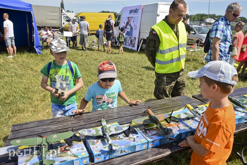 Ci, którym na widok samolotów serce bije szybciej byli dziś w "siódmym niebie" zdjęcie nr 177535