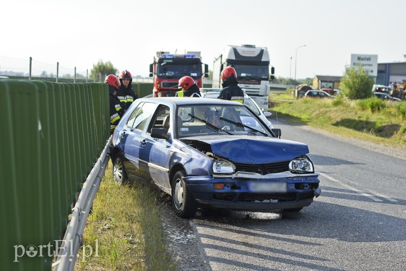 Kolizja za Gronowem Górnym, kobieta w ciąży trafiła do szpitala zdjęcie nr 178344