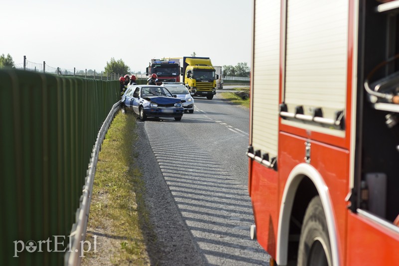 Kolizja za Gronowem Górnym, kobieta w ciąży trafiła do szpitala zdjęcie nr 178341