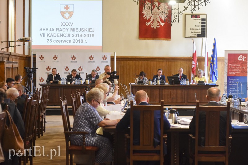 Zarzuty, riposty i pat, czyli emocje wokół prezydenta zdjęcie nr 179495