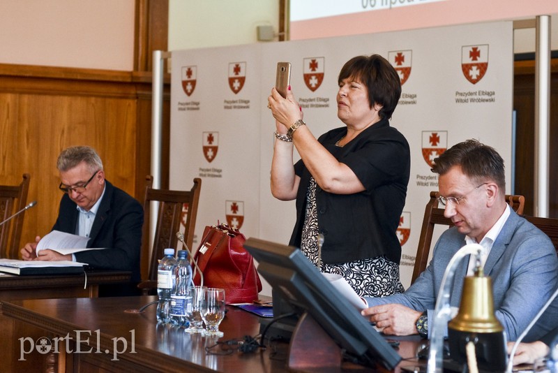 Sesja Rady Miejskiej na żywo. O Starcie i cieple zdjęcie nr 180111