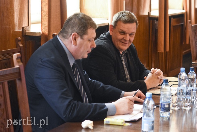 Sesja Rady Miejskiej na żywo. O Starcie i cieple zdjęcie nr 180108