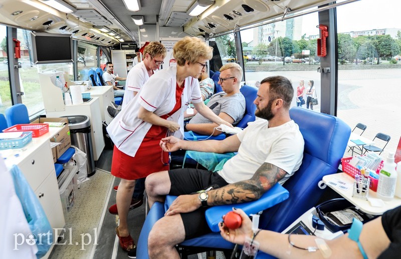  PortEl testuje: Utoczyliśmy sobie krwi zdjęcie nr 180475