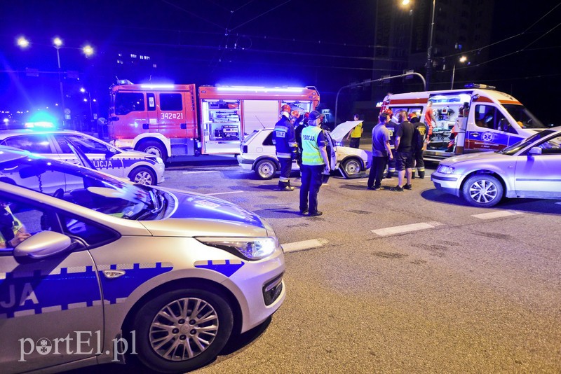 Zderzenie dwóch volkswagenów, 3 osoby w szpitalu zdjęcie nr 180990