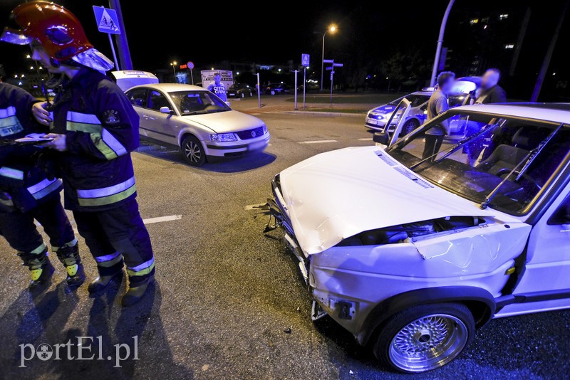 Zderzenie dwóch volkswagenów, 3 osoby w szpitalu zdjęcie nr 180997