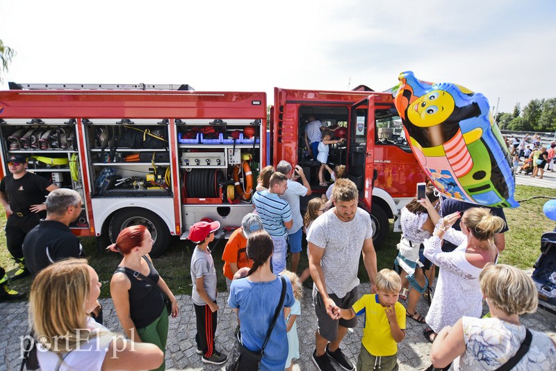 Mundurowi na luzie zdjęcie nr 181140