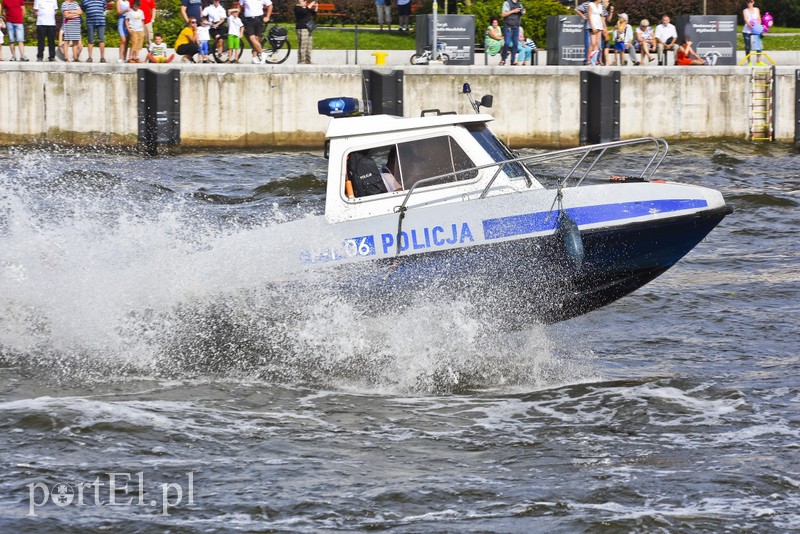 Mundurowi na luzie zdjęcie nr 181168