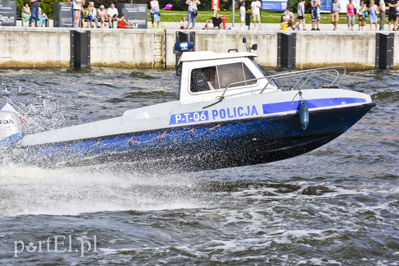 Mundurowi na luzie zdjęcie nr 181169