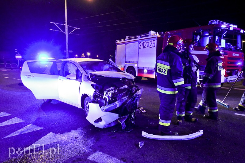 Zderzenie toyoty z alfą romeo na ul. płk. Dąbka zdjęcie nr 181210