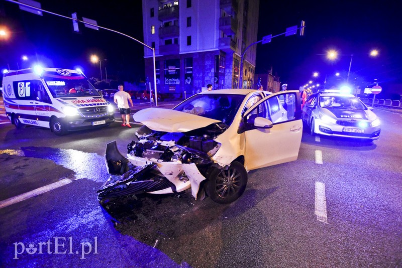 Zderzenie toyoty z alfą romeo na ul. płk. Dąbka zdjęcie nr 181217