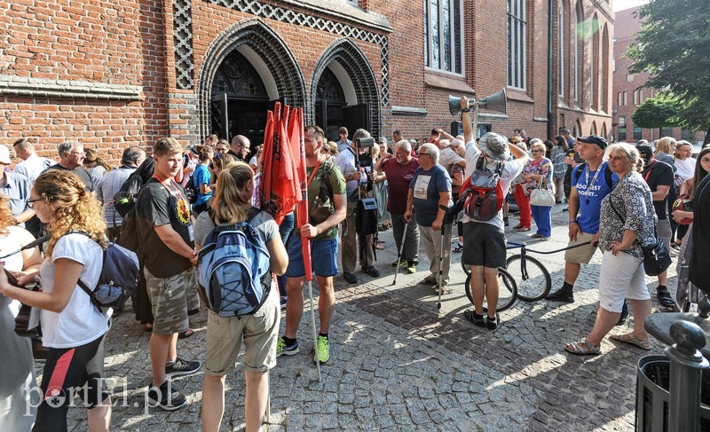 Pielgrzymi ruszyli na Jasną Górę zdjęcie nr 181344