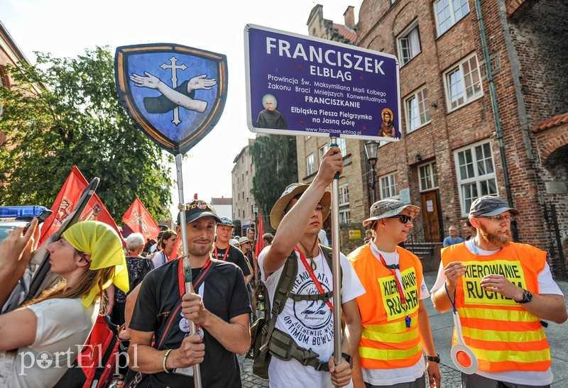 Pielgrzymi ruszyli na Jasną Górę zdjęcie nr 181353