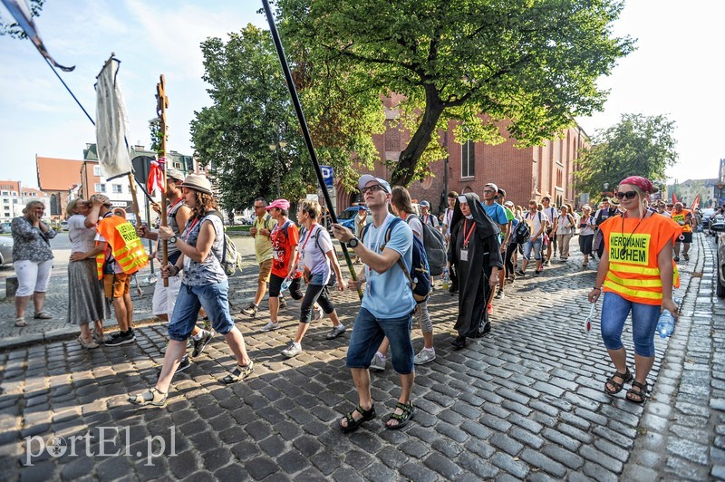 Pielgrzymi ruszyli na Jasną Górę zdjęcie nr 181356