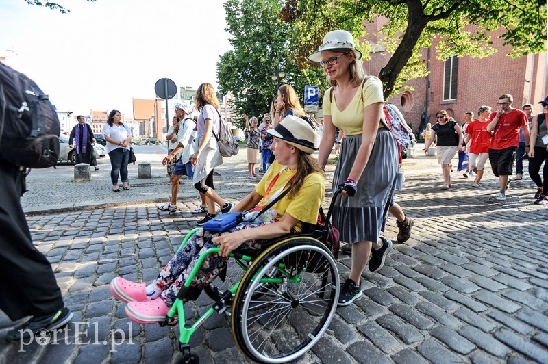 Pielgrzymi ruszyli na Jasną Górę zdjęcie nr 181363