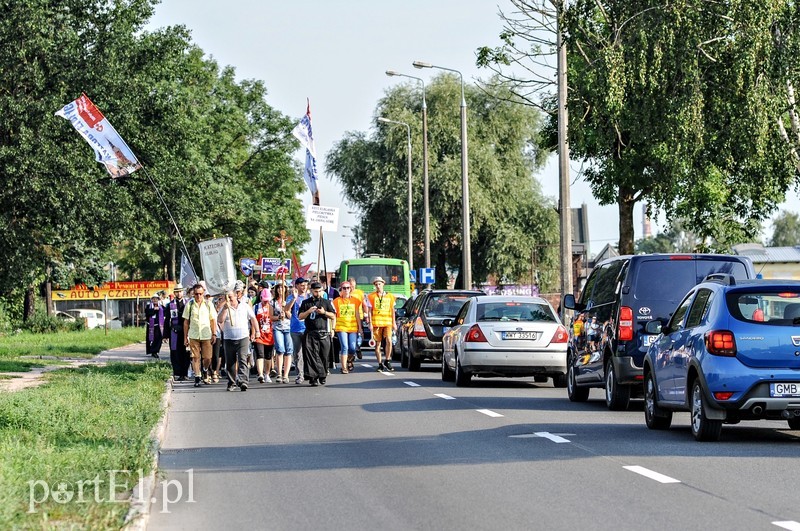 Pielgrzymi ruszyli na Jasną Górę zdjęcie nr 181365