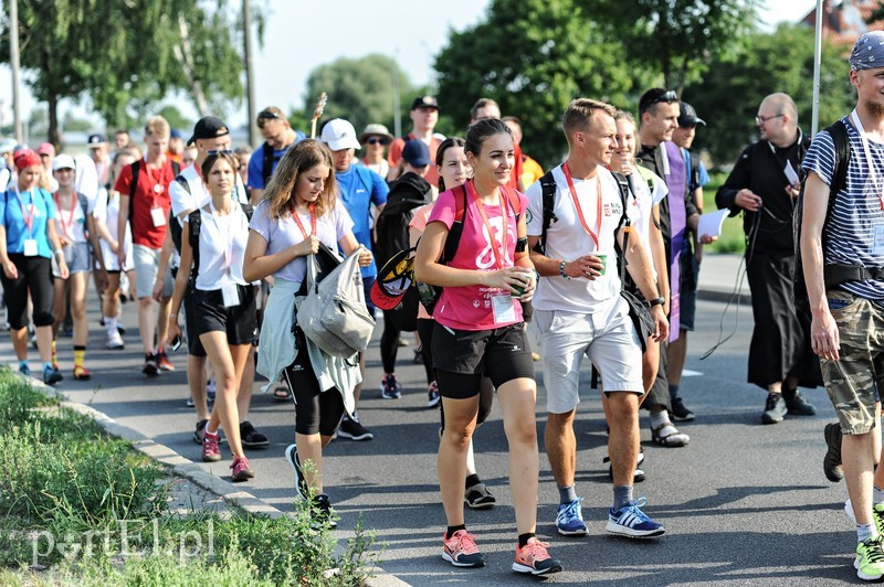 Pielgrzymi ruszyli na Jasną Górę zdjęcie nr 181373