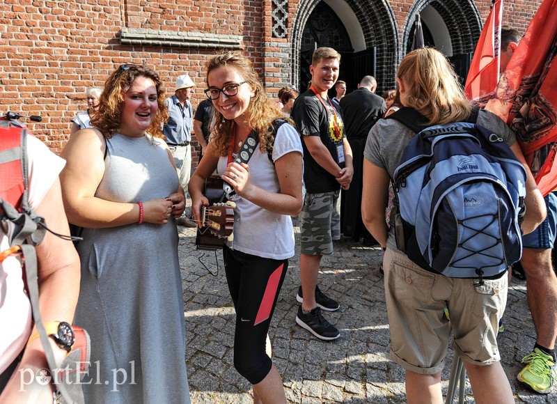 Pielgrzymi ruszyli na Jasną Górę zdjęcie nr 181343