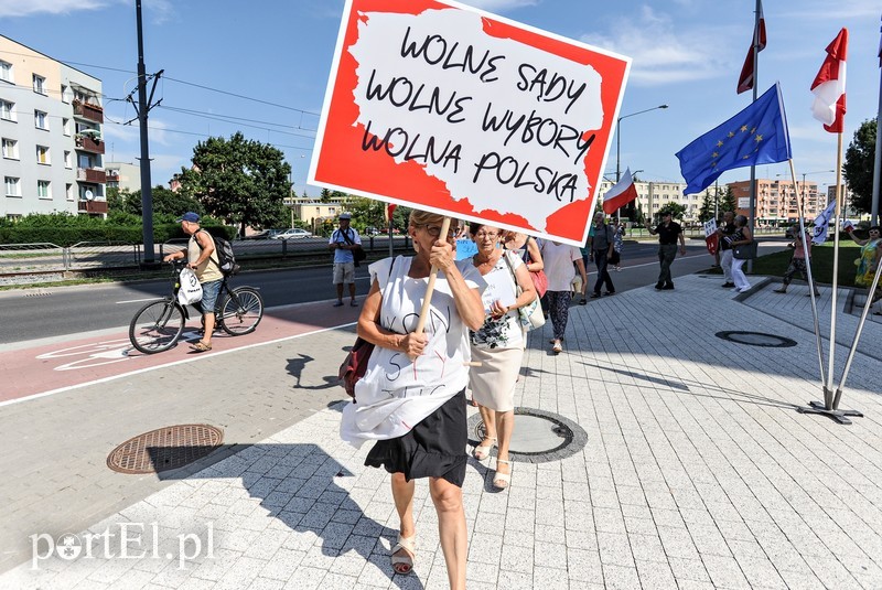 Nowy sąd, stary protest zdjęcie nr 181850