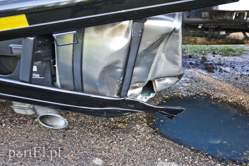 Zderzenie opla z ciężarówką przy wyprzedzaniu zdjęcie nr 182112