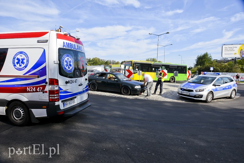Elbląg Pierwsza kolizja na nowym rondzie