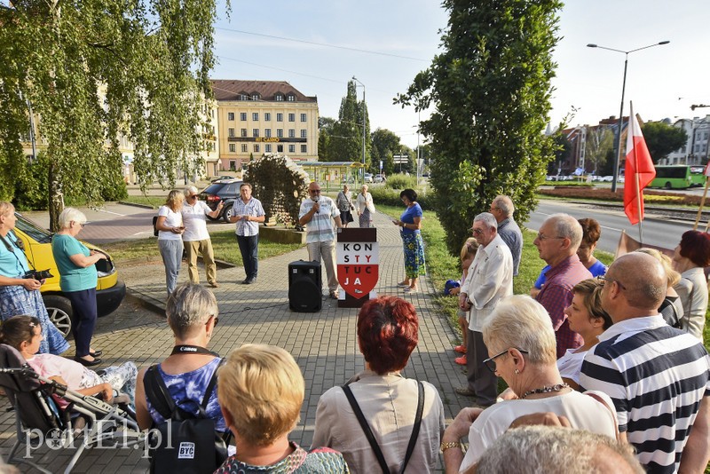 Jedyny taki dąb w Polsce ma nową tablicę zdjęcie nr 182629