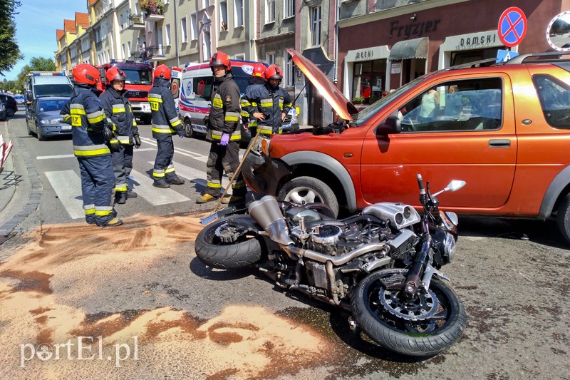 Zderzenie na skrzyżowaniu, motocyklista w szpitalu zdjęcie nr 182650