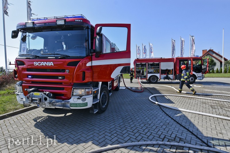 Na Żuławskiej spłonął chevrolet zdjęcie nr 182760