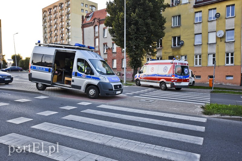 Potrącenie na ul. Górnośląskiej, matka z 2-letnim dzieckiem w szpitalu zdjęcie nr 183750