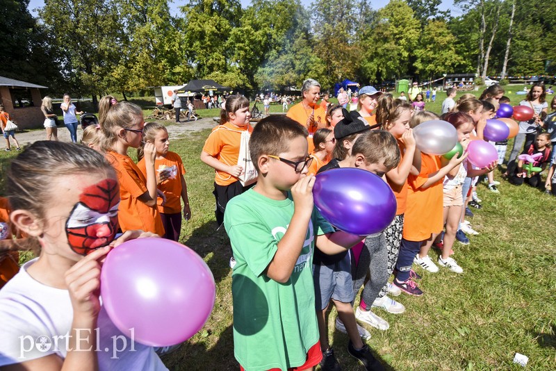 Wakacje pożegnali festynem zdjęcie nr 183925