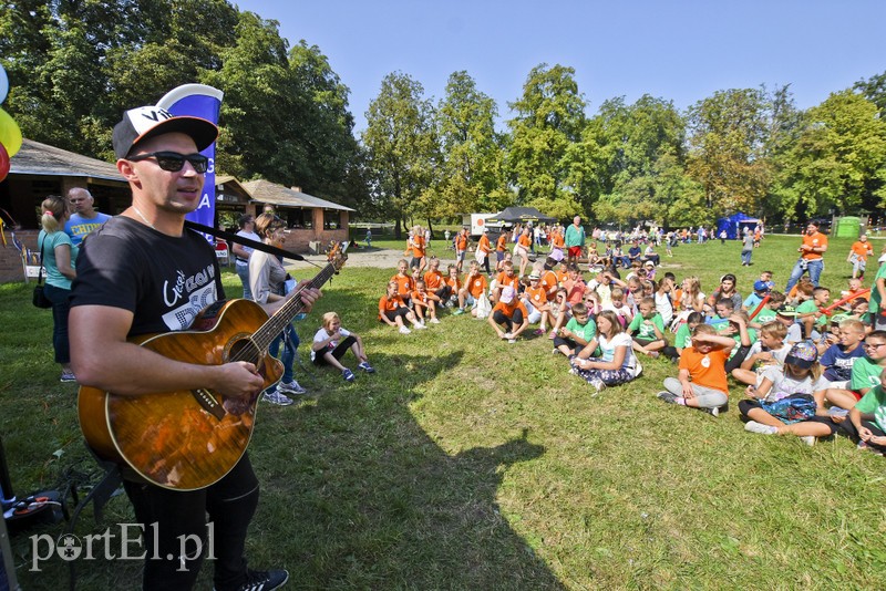 Wakacje pożegnali festynem zdjęcie nr 183943