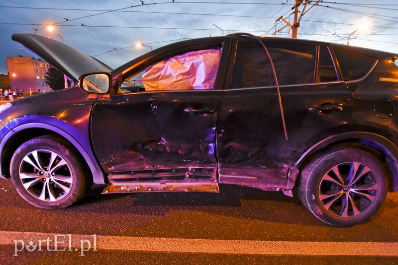 Zderzenie bmw z toyotą na ul. Płk.Dąbka zdjęcie nr 184422