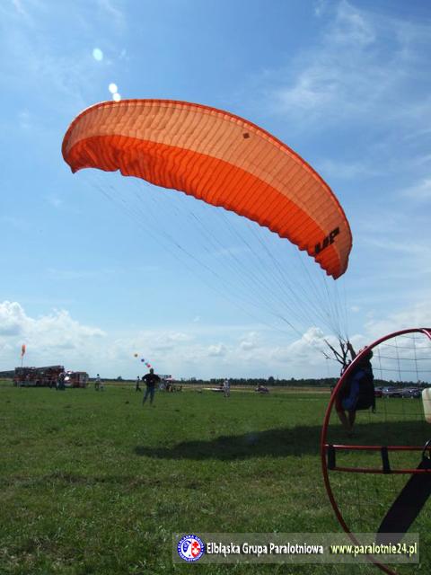 Paralotnie na pikniku lotniczym zdjęcie nr 14745