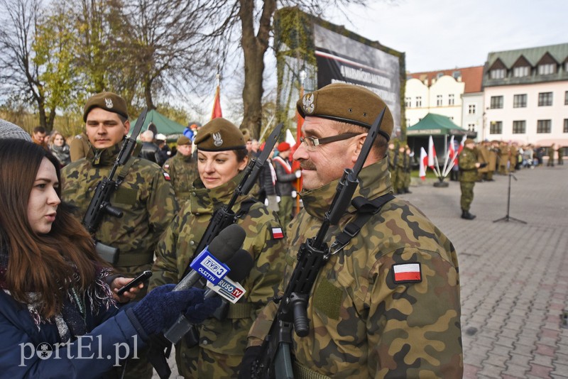 Ochotnicy stali się żołnierzami zdjęcie nr 187676