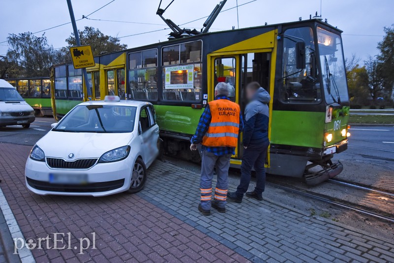 Kolizja na Grunwaldzkiej, tramwaje nie jeżdżą zdjęcie nr 187843