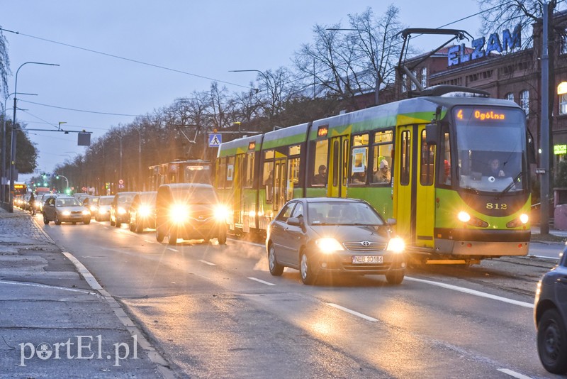 Kolizja na Grunwaldzkiej, tramwaje nie jeżdżą zdjęcie nr 187842